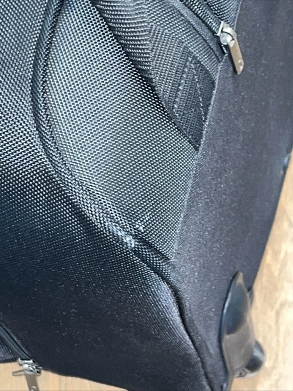 Solo : New York Bryant Rolling Laptop Briefcase / Carry-On Bag VG Condition